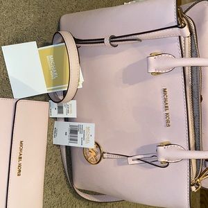 Michael kors purse with wallet